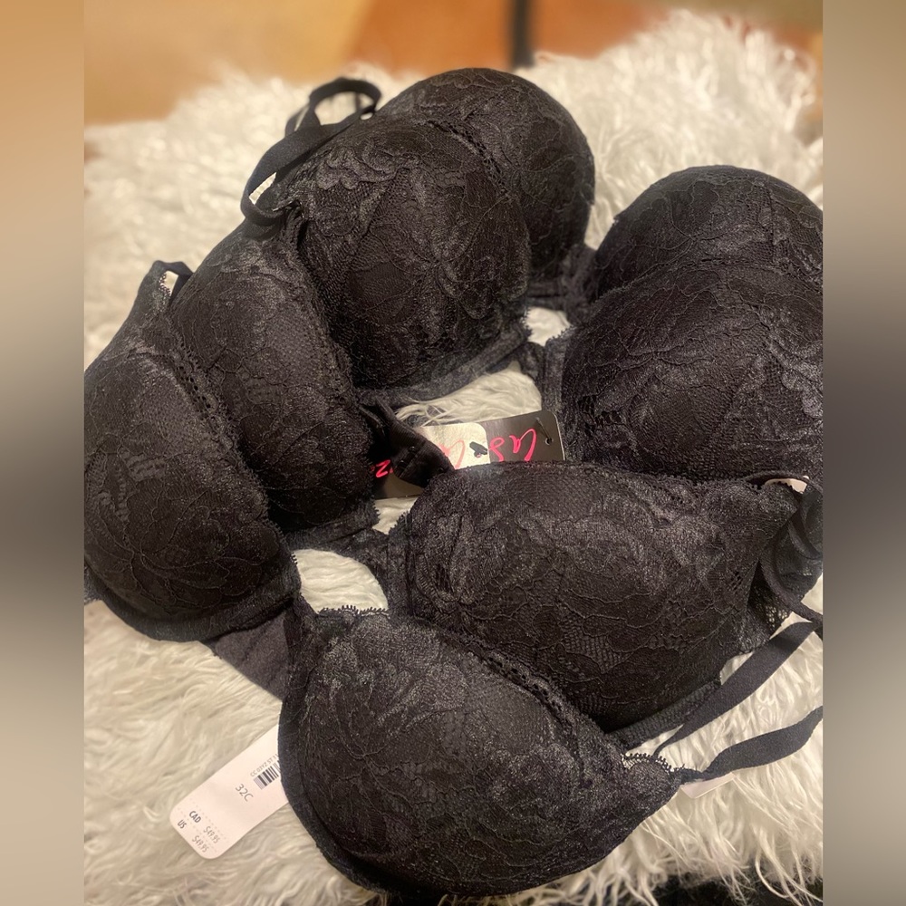 Black laced bras